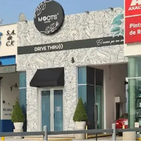 El primer drive thru de Moots, 2021