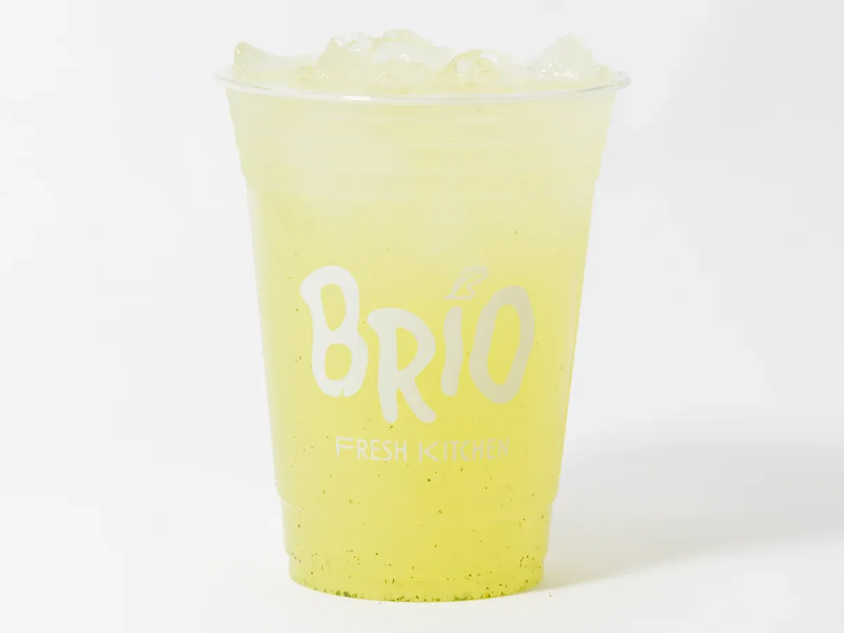 Limón, pepino y hierbabuena
